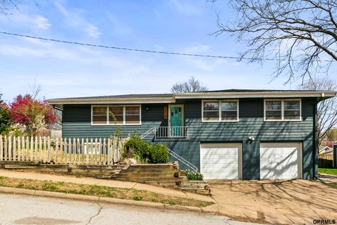 Photo of 5518 Woolworth Avenue, Omaha, NE 68106 (MLS # 22615859)