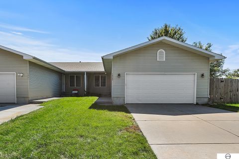 Photo of 1945 W Q Street, Lincoln, NE 68528 (MLS # 22602717)