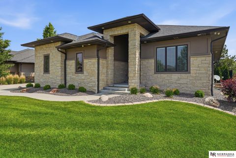 Photo of 9700 Thornwood Circle, Lincoln, NE 68512 (MLS # 22617756)