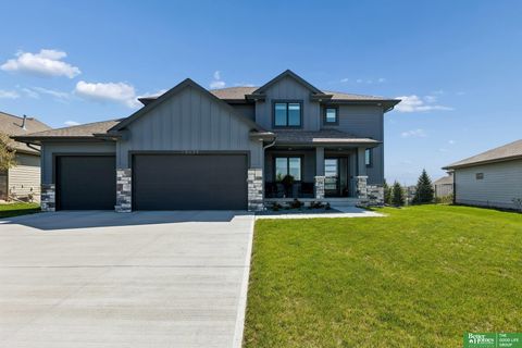 Photo of 10639 S 190th Street, Omaha, NE 68136 (MLS # 22610871)