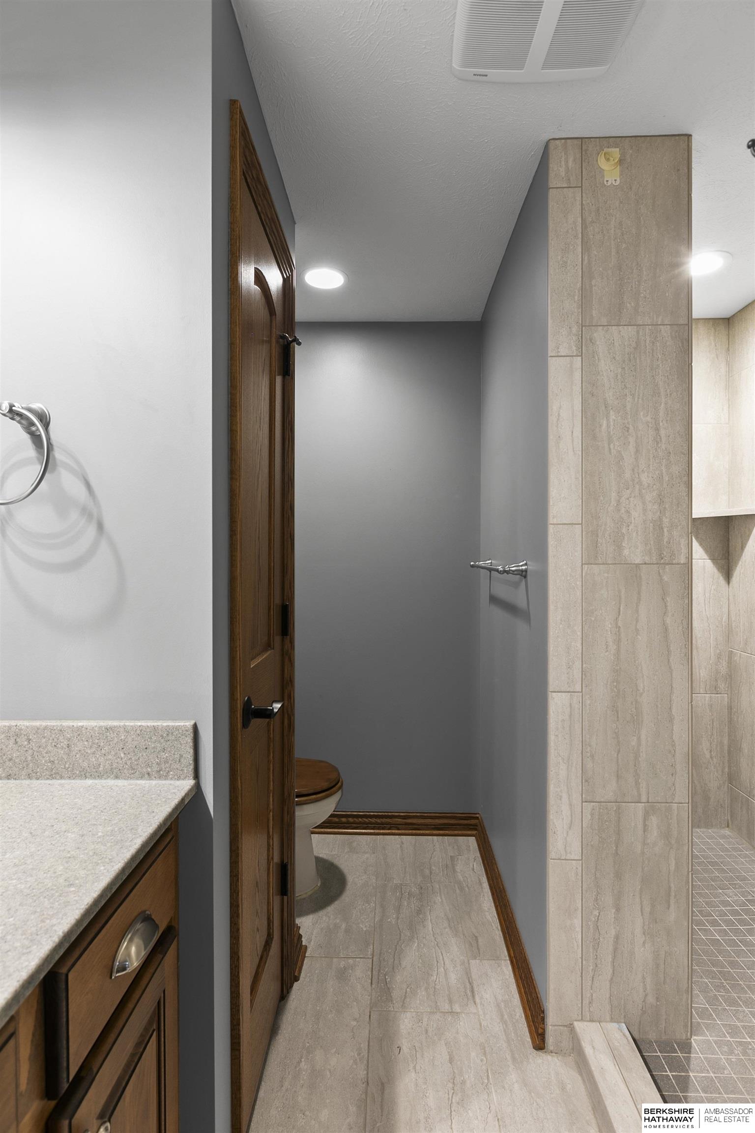 Lincoln, Nebraska 68526, United States, 4 Bedrooms Bedrooms, ,4 BathroomsBathrooms,Residential,Active,217222