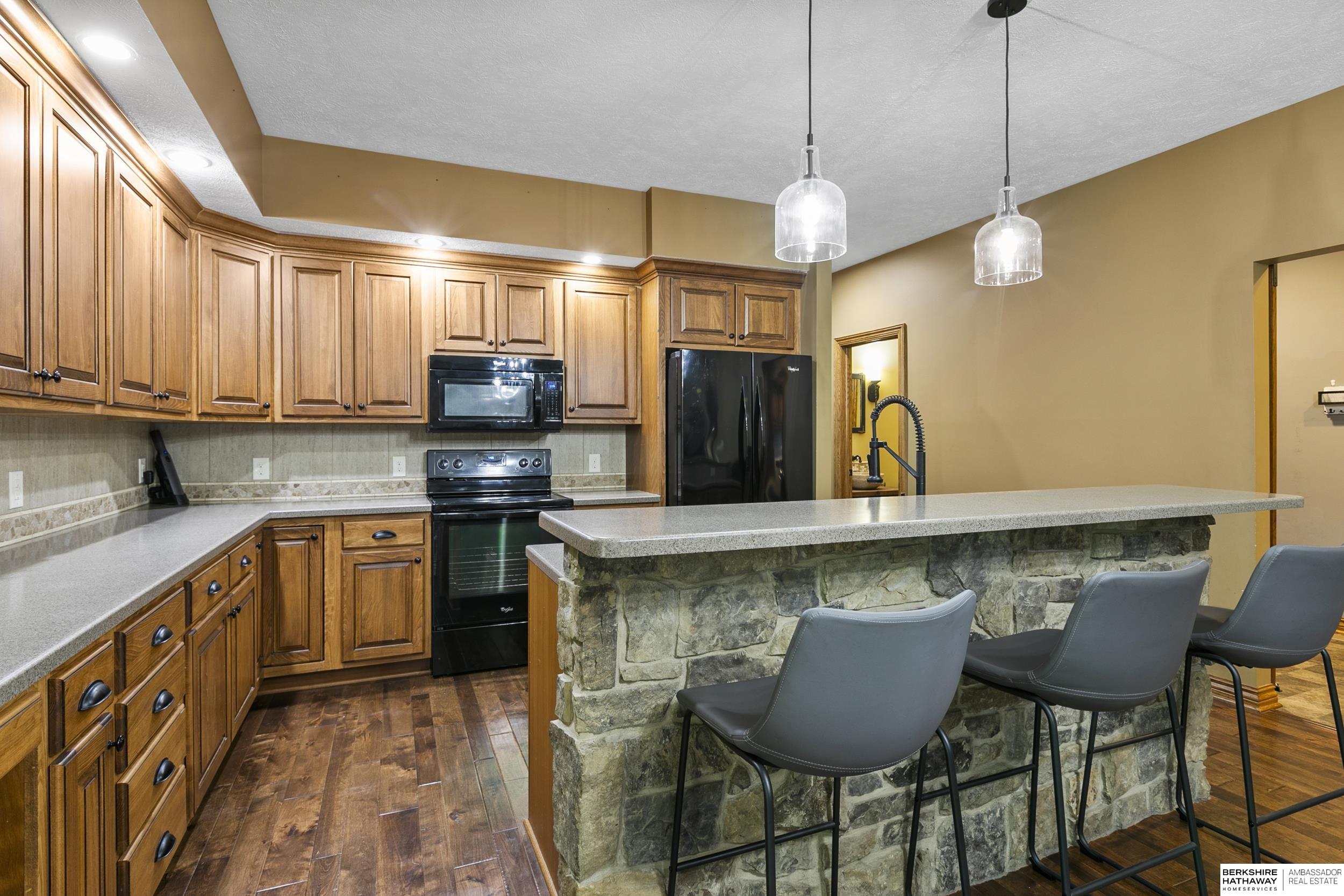 Lincoln, Nebraska 68526, United States, 4 Bedrooms Bedrooms, ,4 BathroomsBathrooms,Residential,Active,217222