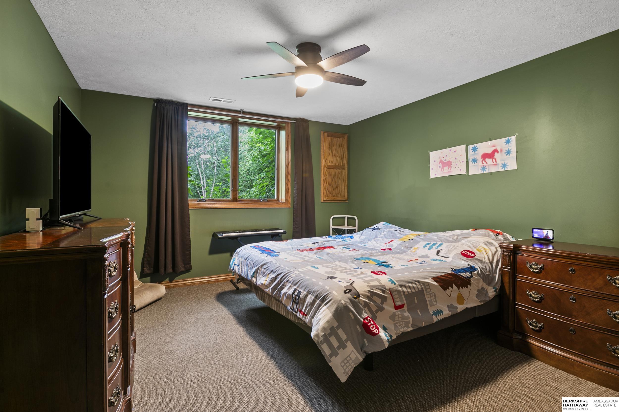 Lincoln, Nebraska 68526, United States, 4 Bedrooms Bedrooms, ,4 BathroomsBathrooms,Residential,Active,217222