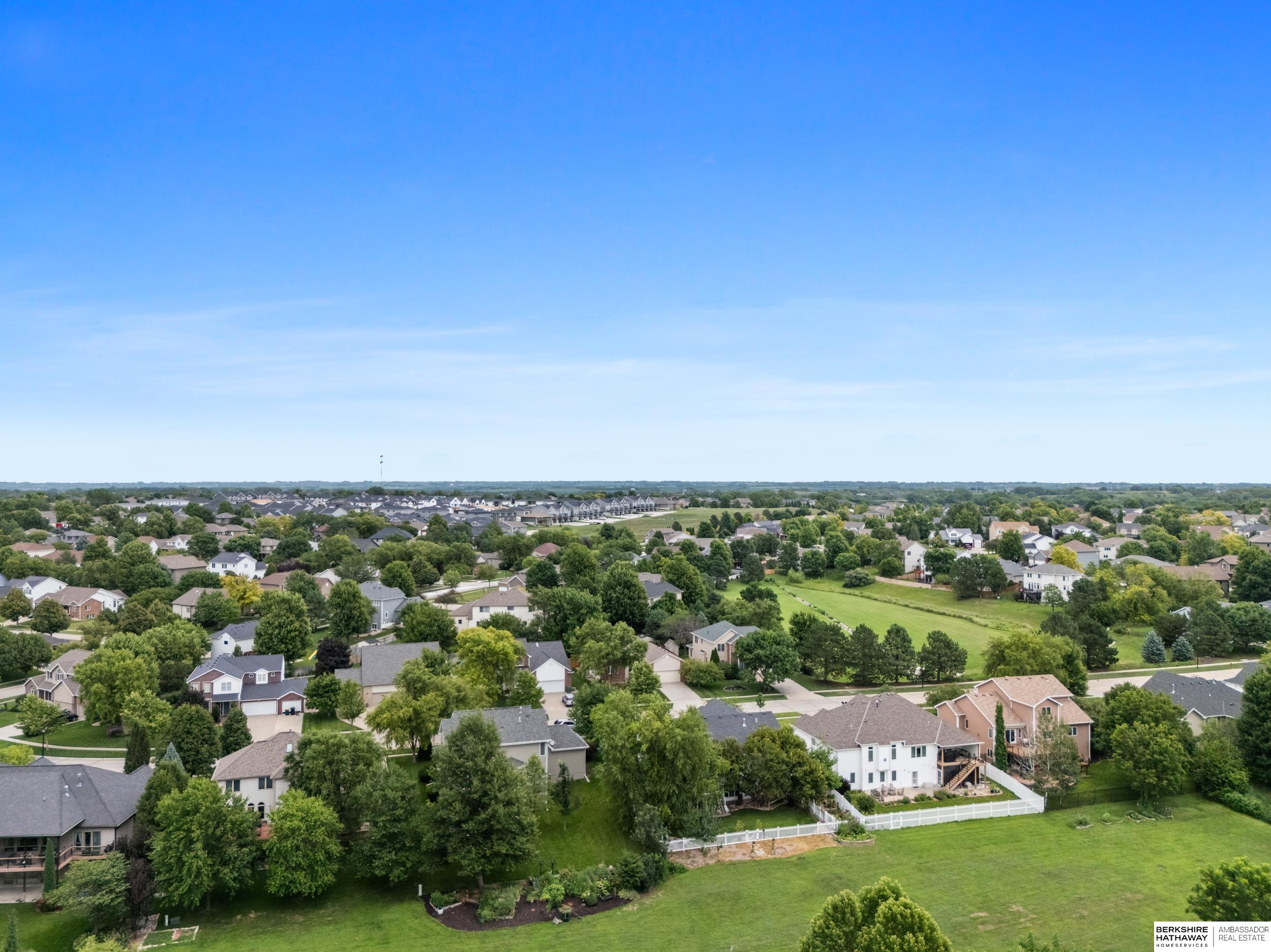 Lincoln, Nebraska 68526, United States, 4 Bedrooms Bedrooms, ,4 BathroomsBathrooms,Residential,Active,217222