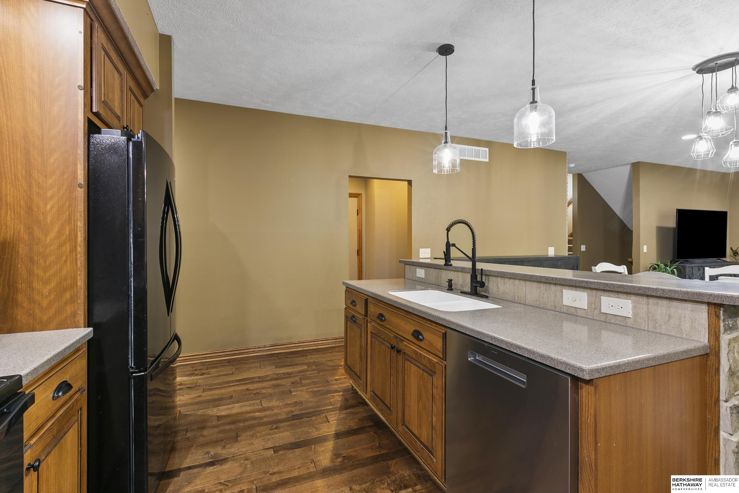 Lincoln, Nebraska 68526, United States, 4 Bedrooms Bedrooms, ,4 BathroomsBathrooms,Residential,Active,217222