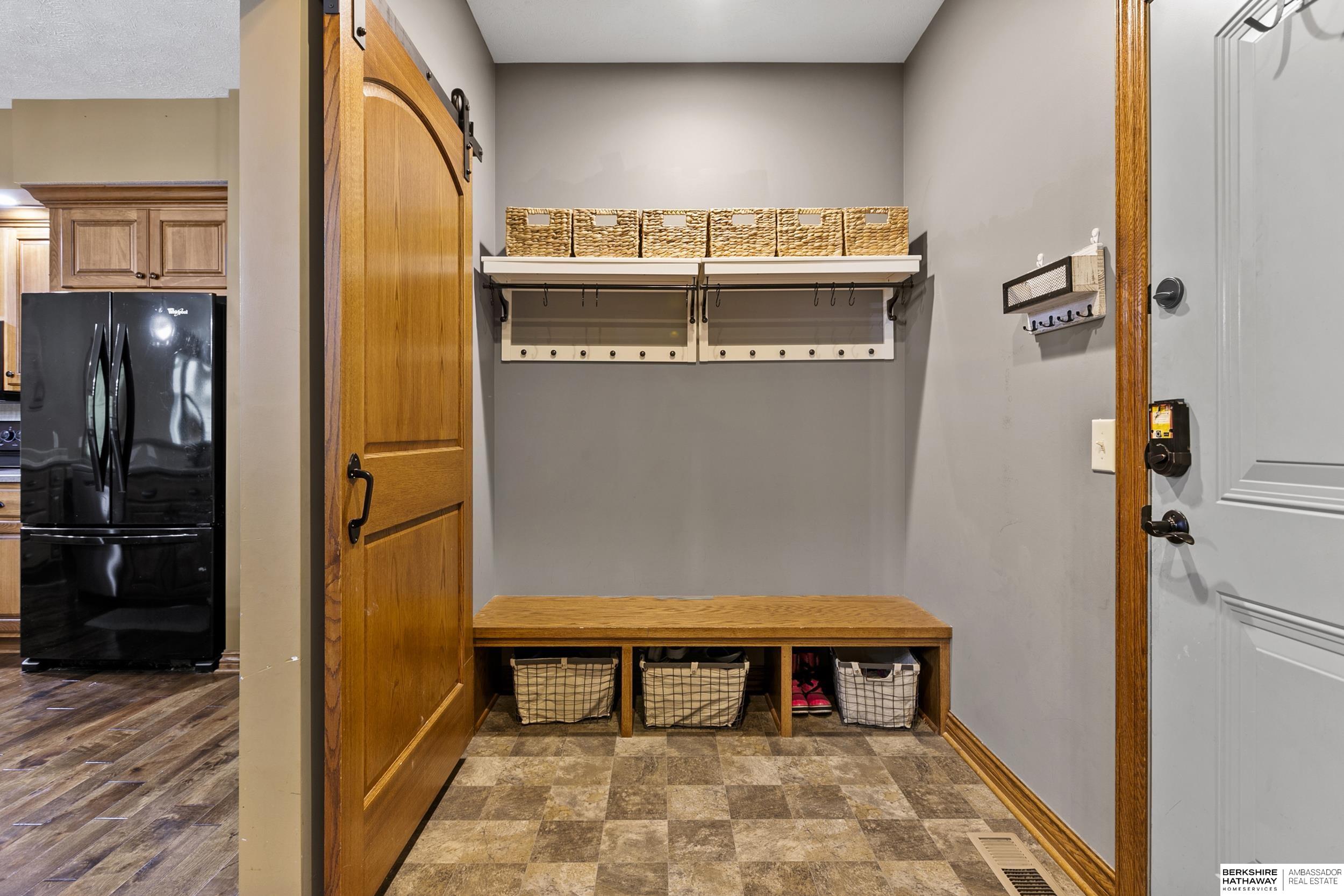 Lincoln, Nebraska 68526, United States, 4 Bedrooms Bedrooms, ,4 BathroomsBathrooms,Residential,Active,217222