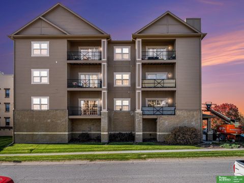 Photo of 224 N 49 Street #2D, Omaha, NE 68132 (MLS # 22532736)