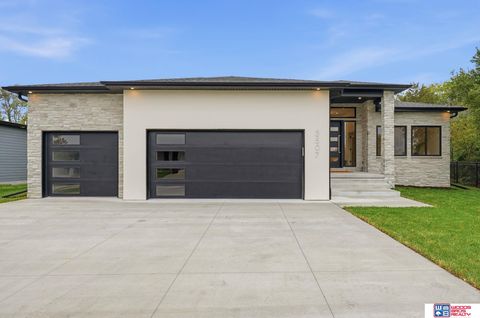 Photo of 3507 Kilkee Road, Lincoln, NE 68520 (MLS # 22612419)