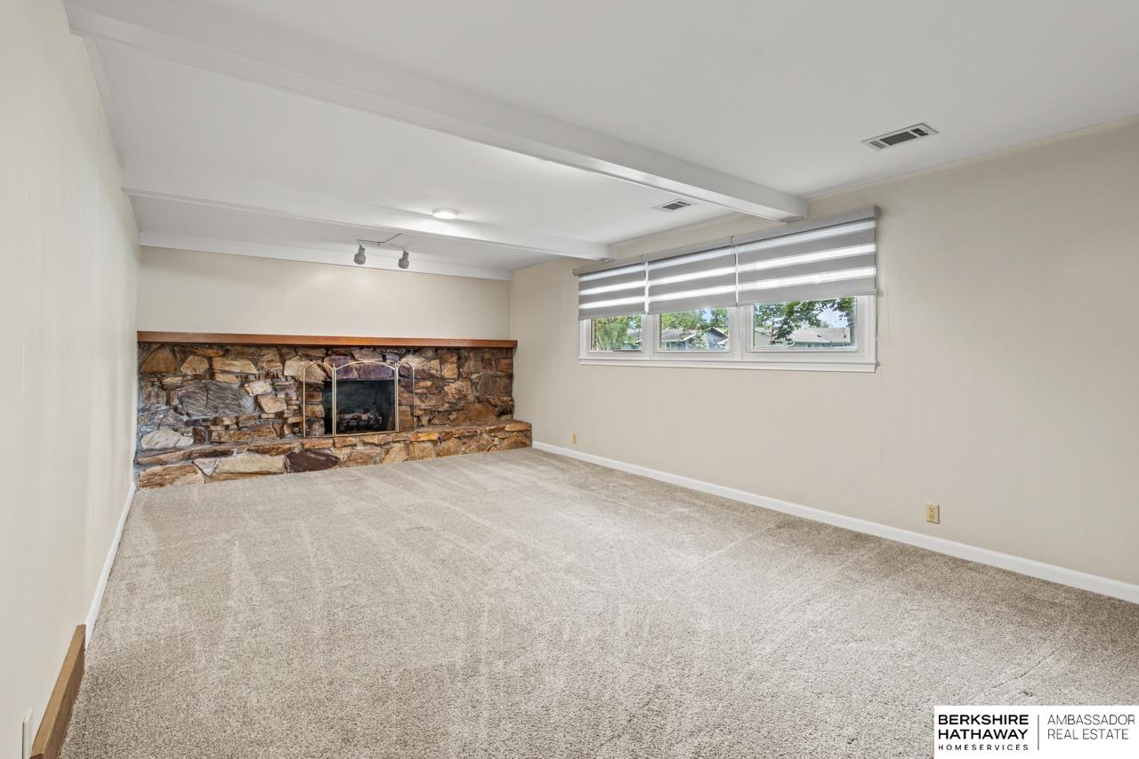 Omaha, Nebraska 68154, United States, 3 Bedrooms Bedrooms, ,2 BathroomsBathrooms,Residential,Active,173009