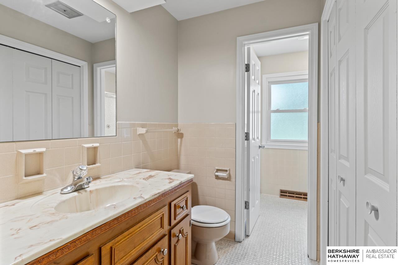 Omaha, Nebraska 68154, United States, 3 Bedrooms Bedrooms, ,2 BathroomsBathrooms,Residential,Active,173009