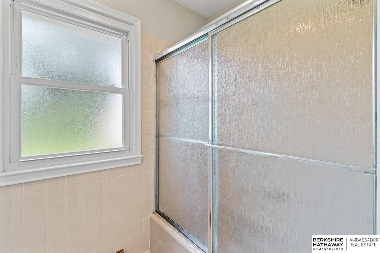 Omaha, Nebraska 68154, United States, 3 Bedrooms Bedrooms, ,2 BathroomsBathrooms,Residential,Active,173009