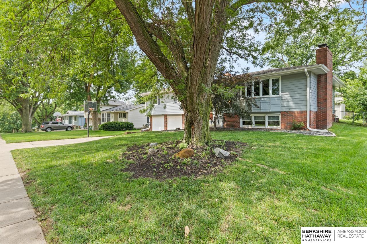 Omaha, Nebraska 68154, United States, 3 Bedrooms Bedrooms, ,2 BathroomsBathrooms,Residential,Active,173009