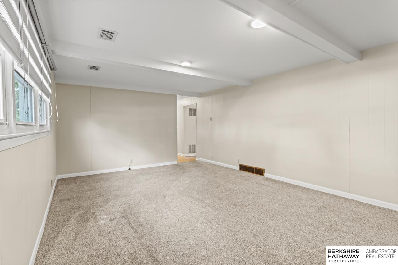 Omaha, Nebraska 68154, United States, 3 Bedrooms Bedrooms, ,2 BathroomsBathrooms,Residential,Active,173009