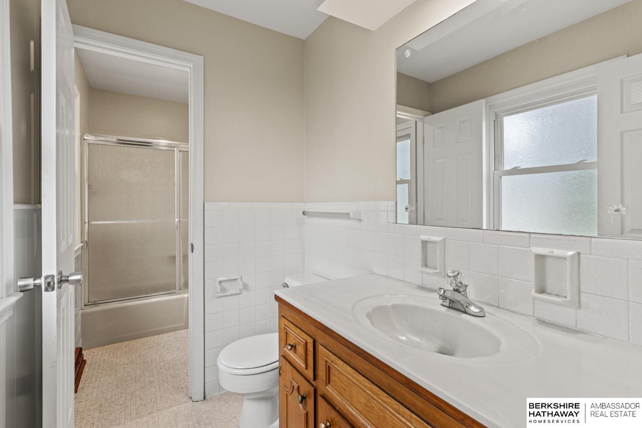 Omaha, Nebraska 68154, United States, 3 Bedrooms Bedrooms, ,2 BathroomsBathrooms,Residential,Active,173009