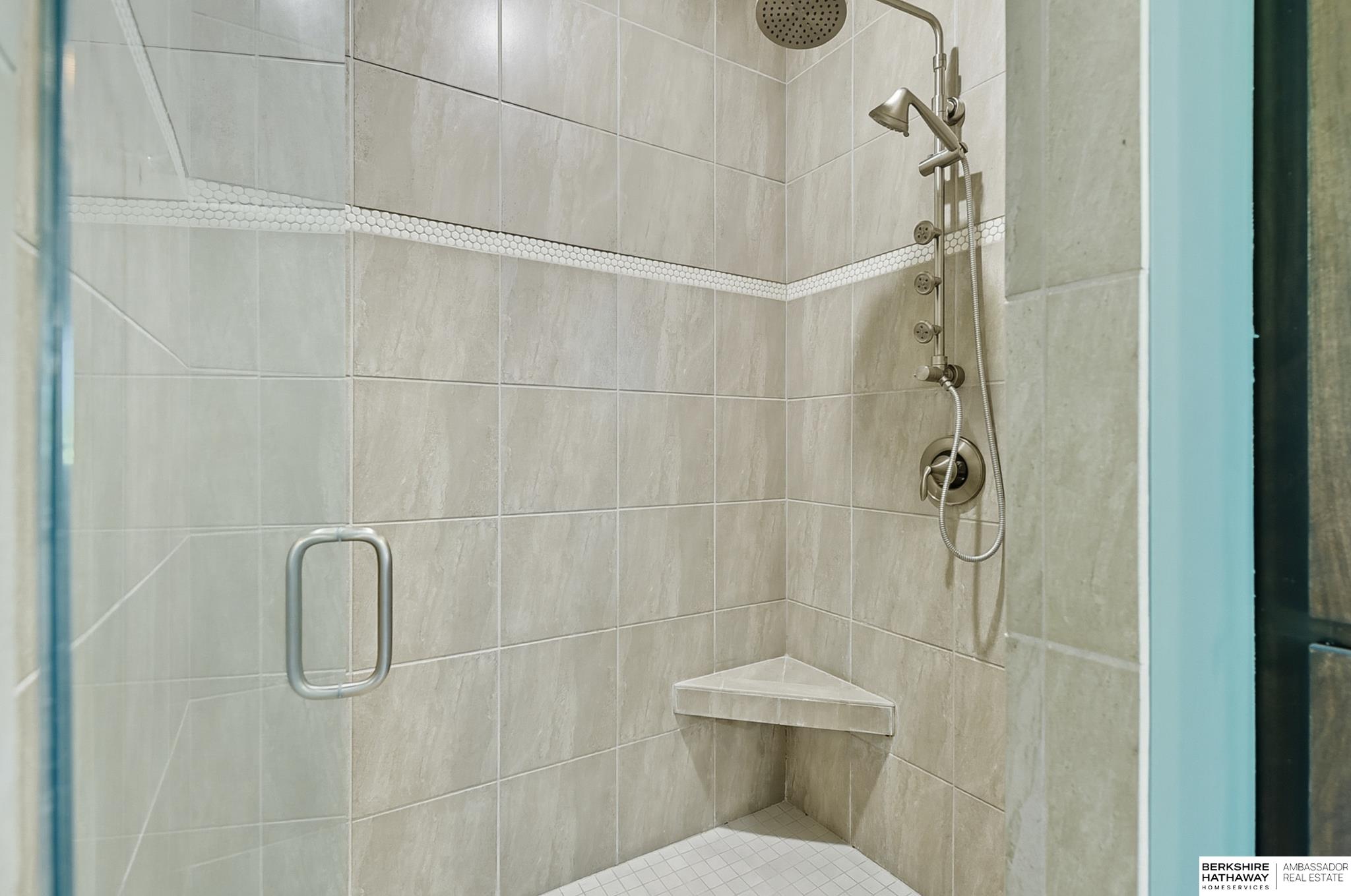 Omaha, Nebraska 68136, United States, 6 Bedrooms Bedrooms, ,3 BathroomsBathrooms,Residential,Active,254224