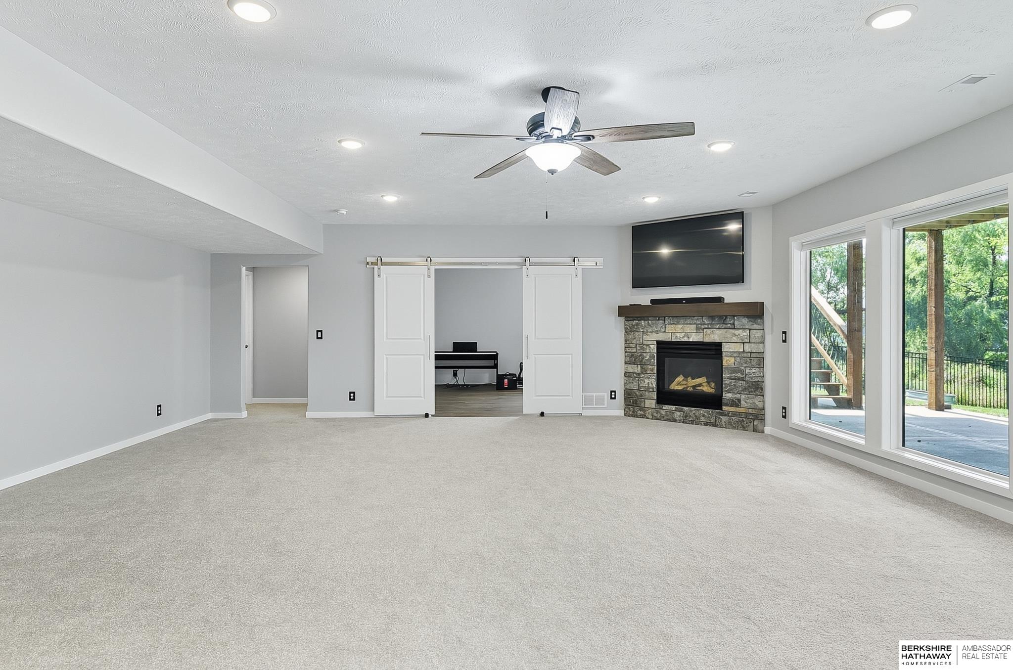 Omaha, Nebraska 68136, United States, 6 Bedrooms Bedrooms, ,3 BathroomsBathrooms,Residential,Active,254224