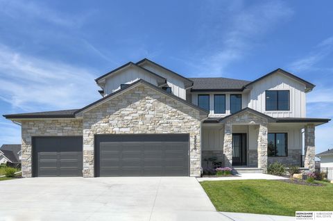 Photo of 21702 Grover Street, Elkhorn, NE 68130 (MLS # 22523945)