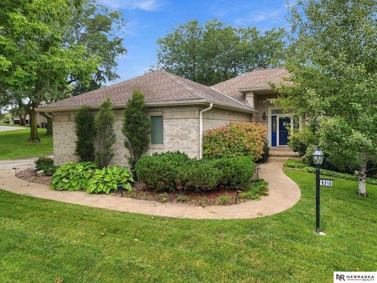 9210 PIONEER CT, LINCOLN, NE 68520 - Image 0150aa8cabb621fff477bd524e3bbb6a/3876645025