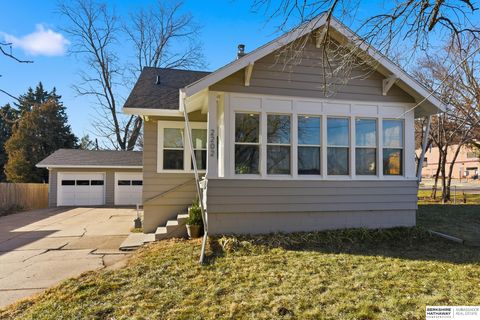 Photo of 2202 Madison Street, Bellevue, NE 68005 (MLS # 22535398)