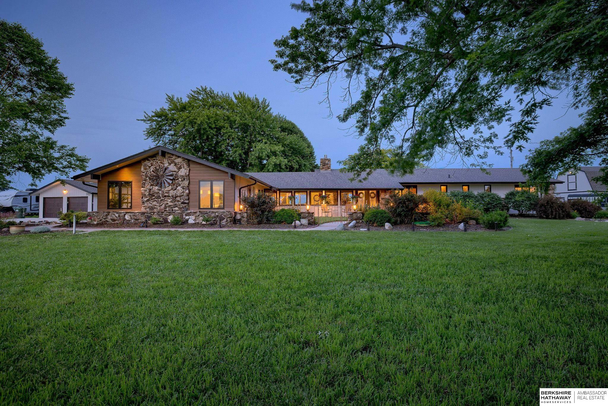 Omaha, Nebraska 68022, United States, 3 Bedrooms Bedrooms, ,2 BathroomsBathrooms,Residential,Active,160596