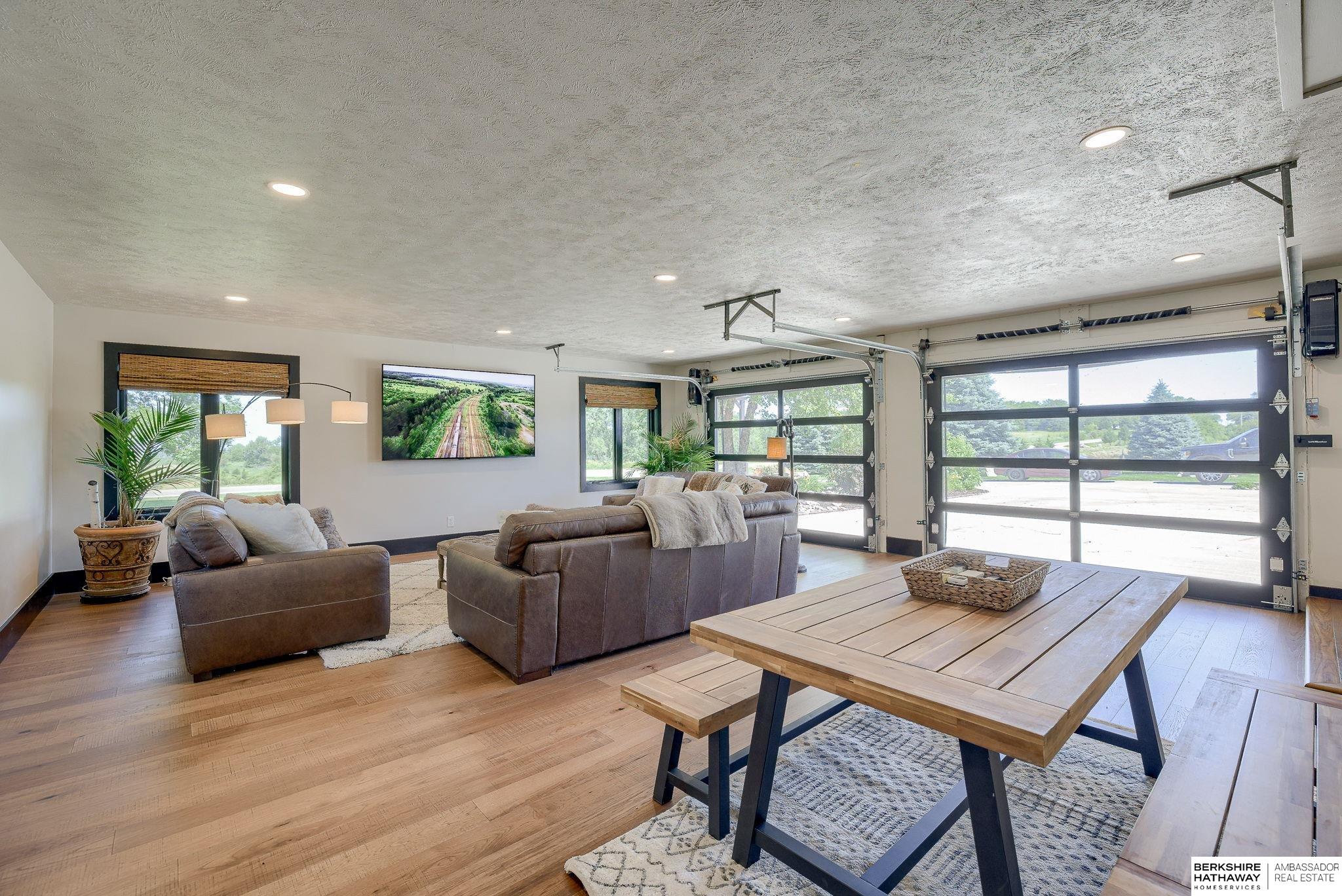 Omaha, Nebraska 68022, United States, 3 Bedrooms Bedrooms, ,2 BathroomsBathrooms,Residential,Active,160596