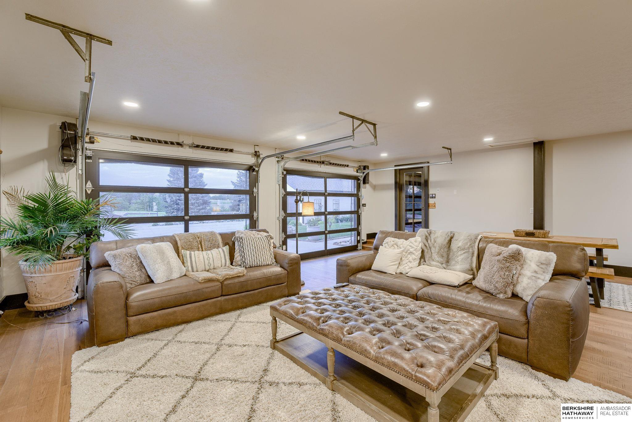 Omaha, Nebraska 68022, United States, 3 Bedrooms Bedrooms, ,2 BathroomsBathrooms,Residential,Active,160596