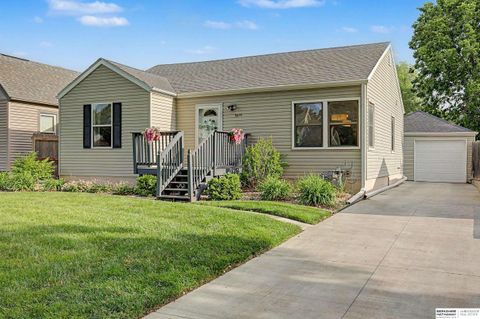 Photo of 3610 Garfield Street, Lincoln, NE 68506 (MLS # 22613919)