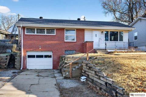 Photo of 7516 Richmond Drive, Omaha, NE 68134 (MLS # 22601826)