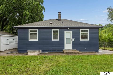 Photo of 4034 Browne Street, Omaha, NE 68111 (MLS # 22614464)