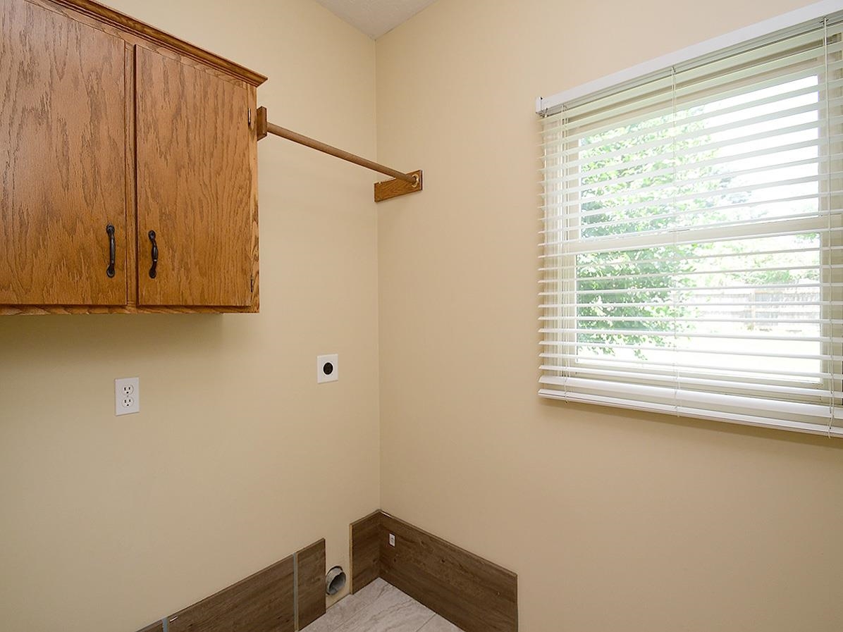 Omaha, Nebraska 68116, United States, 4 Bedrooms Bedrooms, ,3 BathroomsBathrooms,Residential,Pending,158405