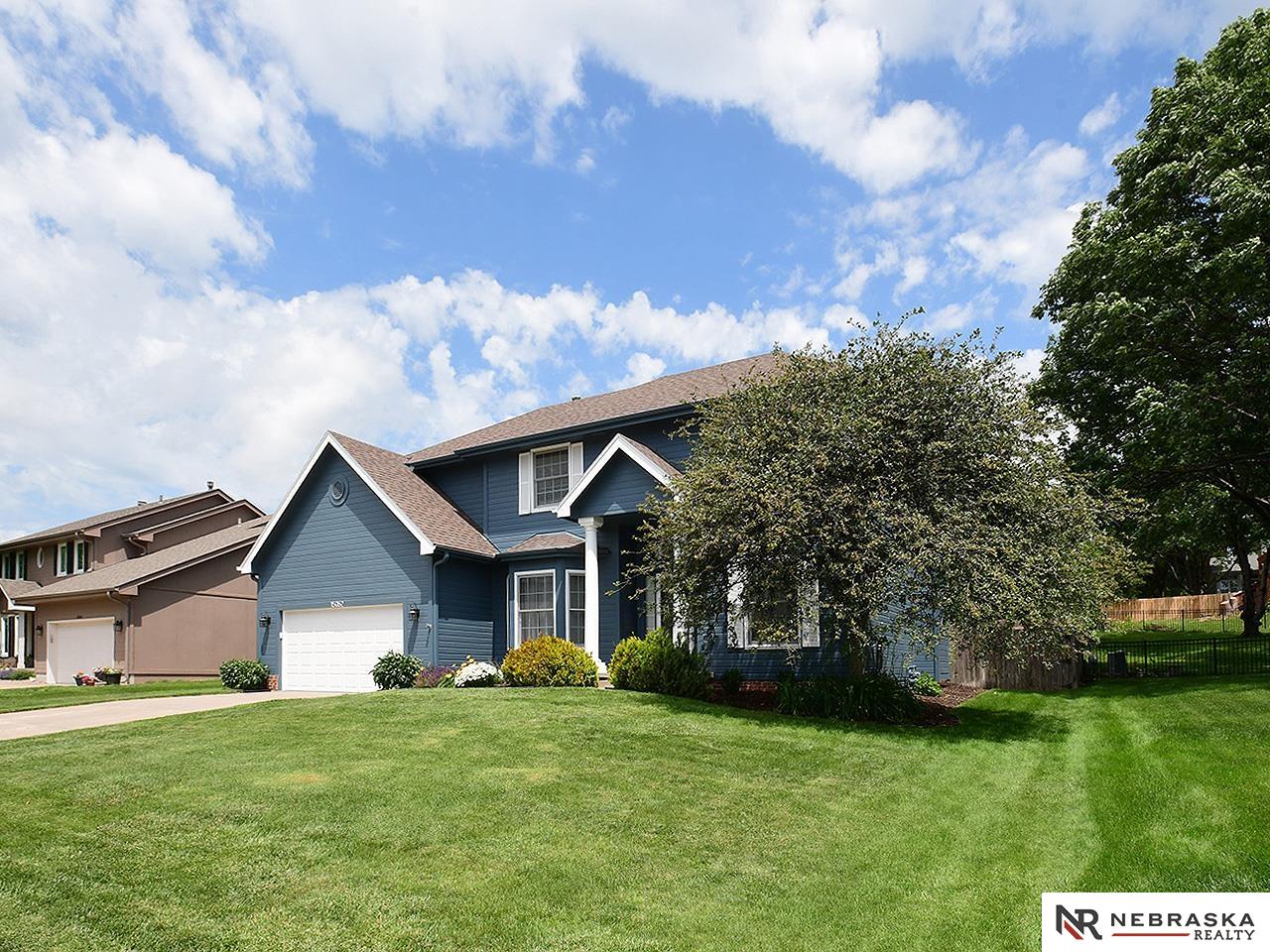 Omaha, Nebraska 68116, United States, 4 Bedrooms Bedrooms, ,3 BathroomsBathrooms,Residential,Pending,158405