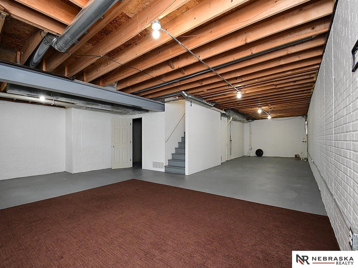 Omaha, Nebraska 68116, United States, 4 Bedrooms Bedrooms, ,3 BathroomsBathrooms,Residential,Pending,158405