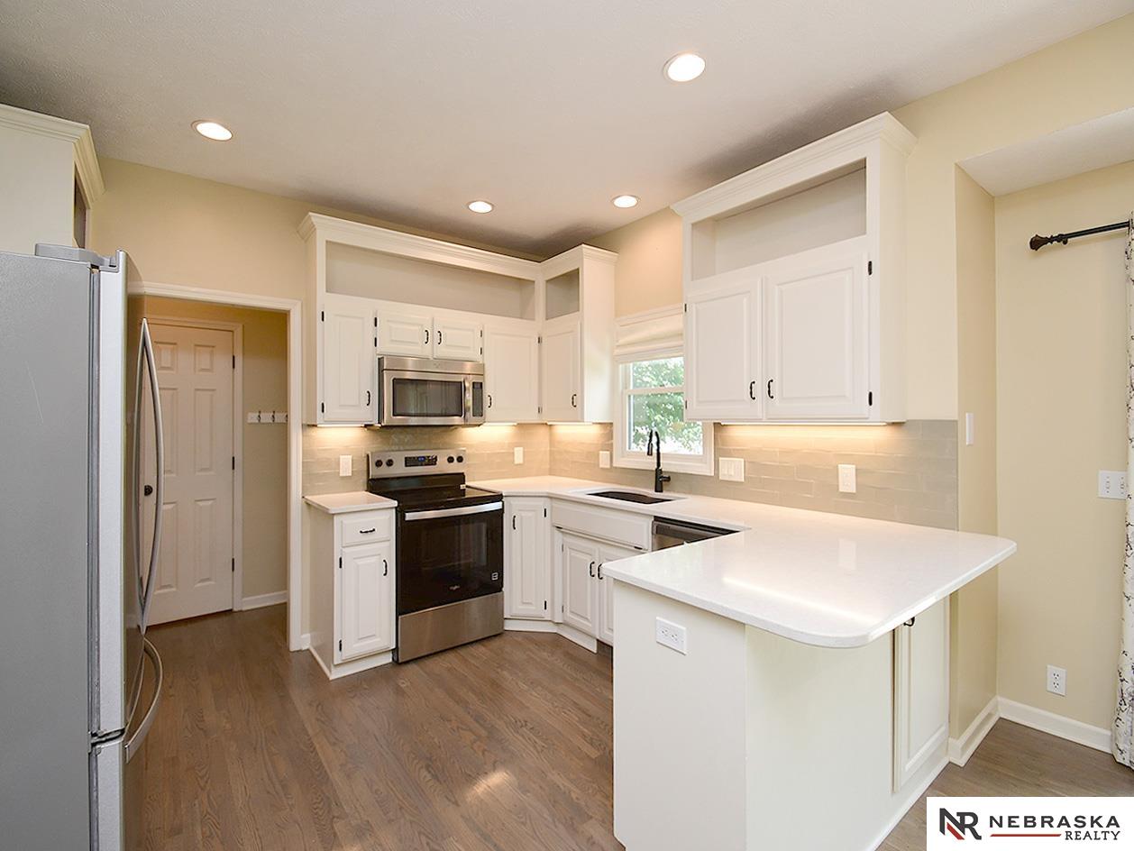 Omaha, Nebraska 68116, United States, 4 Bedrooms Bedrooms, ,3 BathroomsBathrooms,Residential,Pending,158405