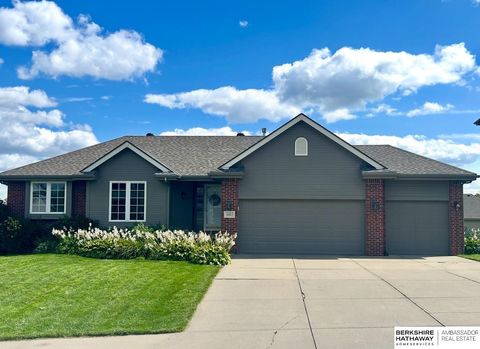 Photo of 16013 Craig Avenue, Bennington, NE 68007 (MLS # 22604370)