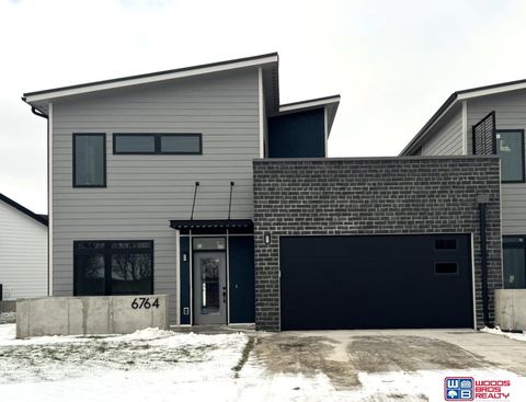 Photo of 6764 Shadow Ridge Place, Columbus, NE 68601 (MLS # 22534343)