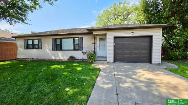 823 N BEAVER AVE, YORK, NE 68467 - Image 01bc8a893987585cda3cb766124ca2ce/3783015255