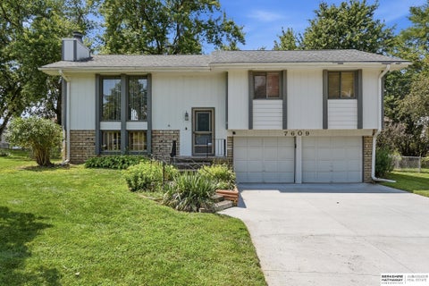 Photo of 7609 Emiline Street, La Vista, NE 68128 (MLS # 22627378)