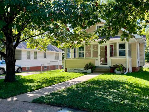 Photo of 1926 S 35th Street, Omaha, NE 68105 (MLS # 22530082)