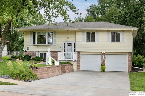 Photo of 4211 N 94th Street, Omaha, NE 68134 (MLS # 22522073)
