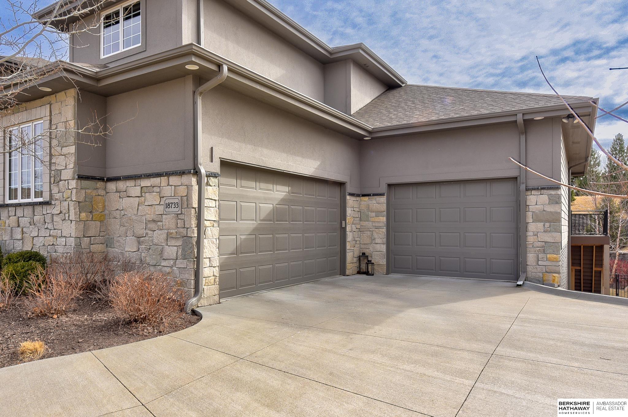 Elkhorn, Nebraska 68022, United States, 5 Bedrooms Bedrooms, ,4 BathroomsBathrooms,Residential,Active,177477