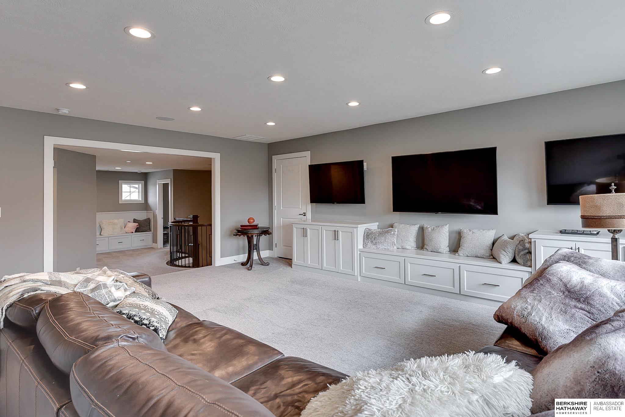 Elkhorn, Nebraska 68022, United States, 5 Bedrooms Bedrooms, ,4 BathroomsBathrooms,Residential,Active,177477