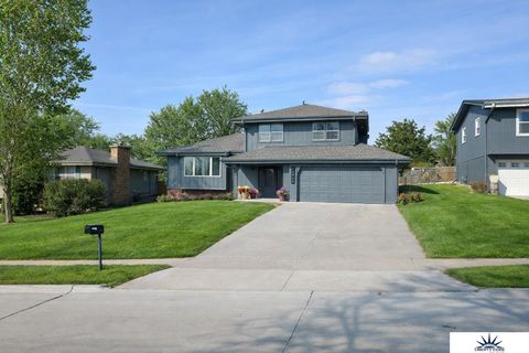 Photo of 13934 Shirley Street, Omaha, NE 68144 (MLS # 22606760)