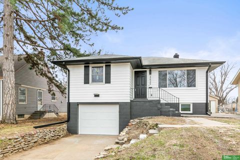 Photo of 4625 Camden Avenue, Omaha, NE 68104 (MLS # 22607678)