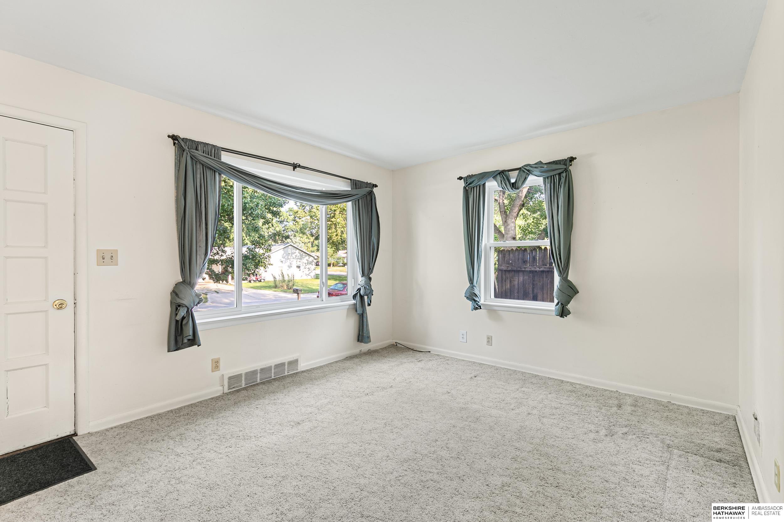 Lincoln, Nebraska 68507, United States, 3 Bedrooms Bedrooms, ,1 BathroomBathrooms,Residential,Active,177244