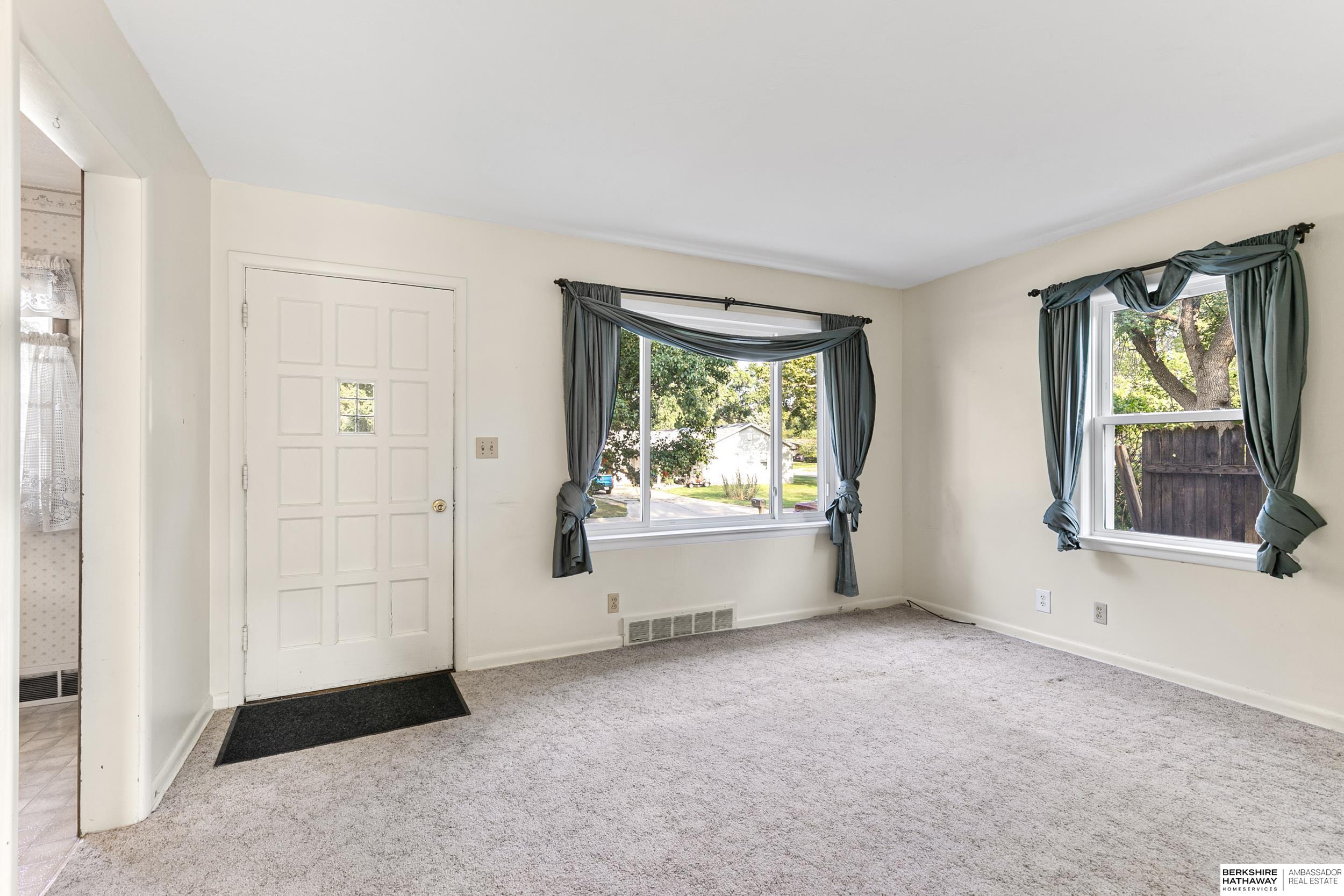 Lincoln, Nebraska 68507, United States, 3 Bedrooms Bedrooms, ,1 BathroomBathrooms,Residential,Active,177244