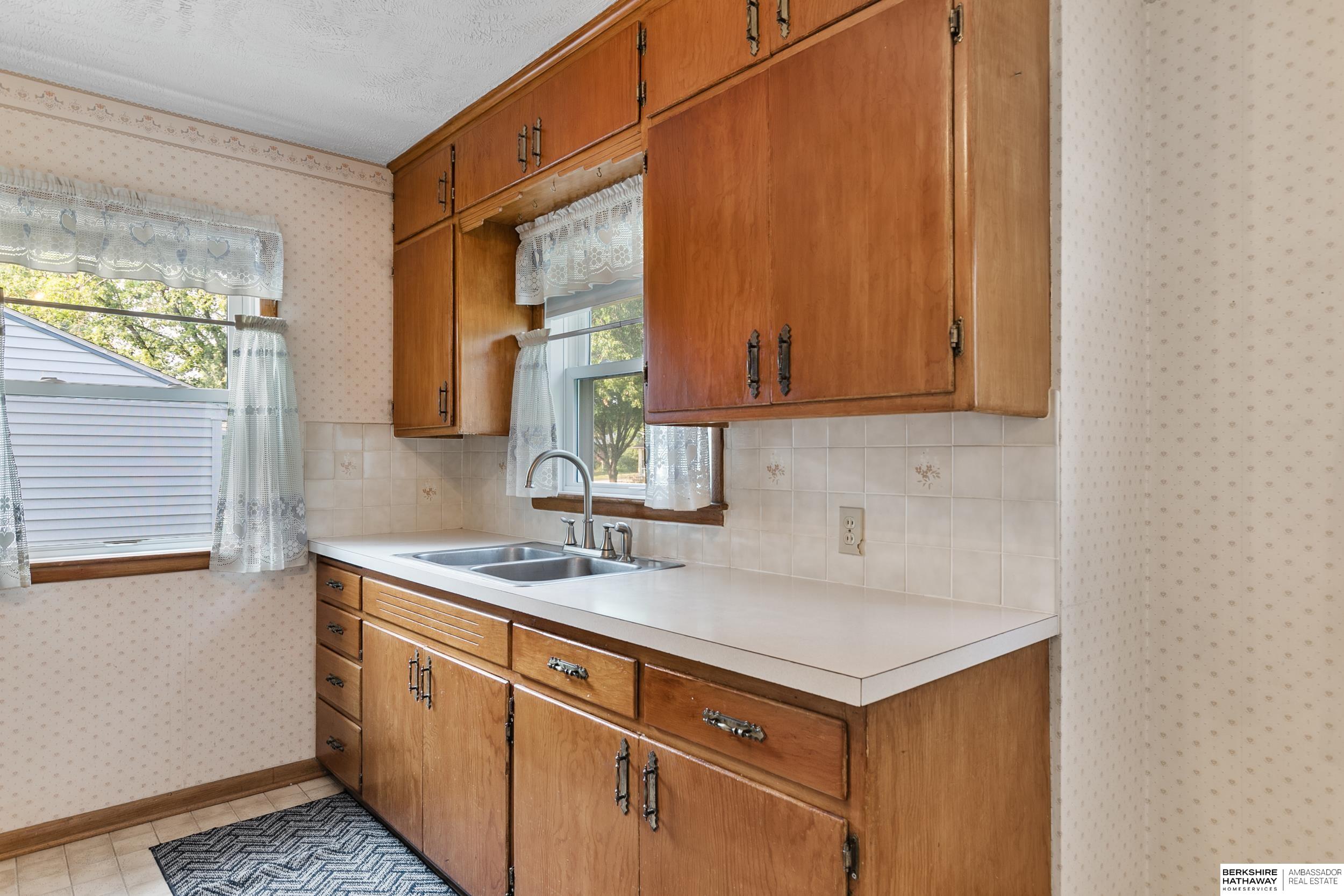 Lincoln, Nebraska 68507, United States, 3 Bedrooms Bedrooms, ,1 BathroomBathrooms,Residential,Active,177244