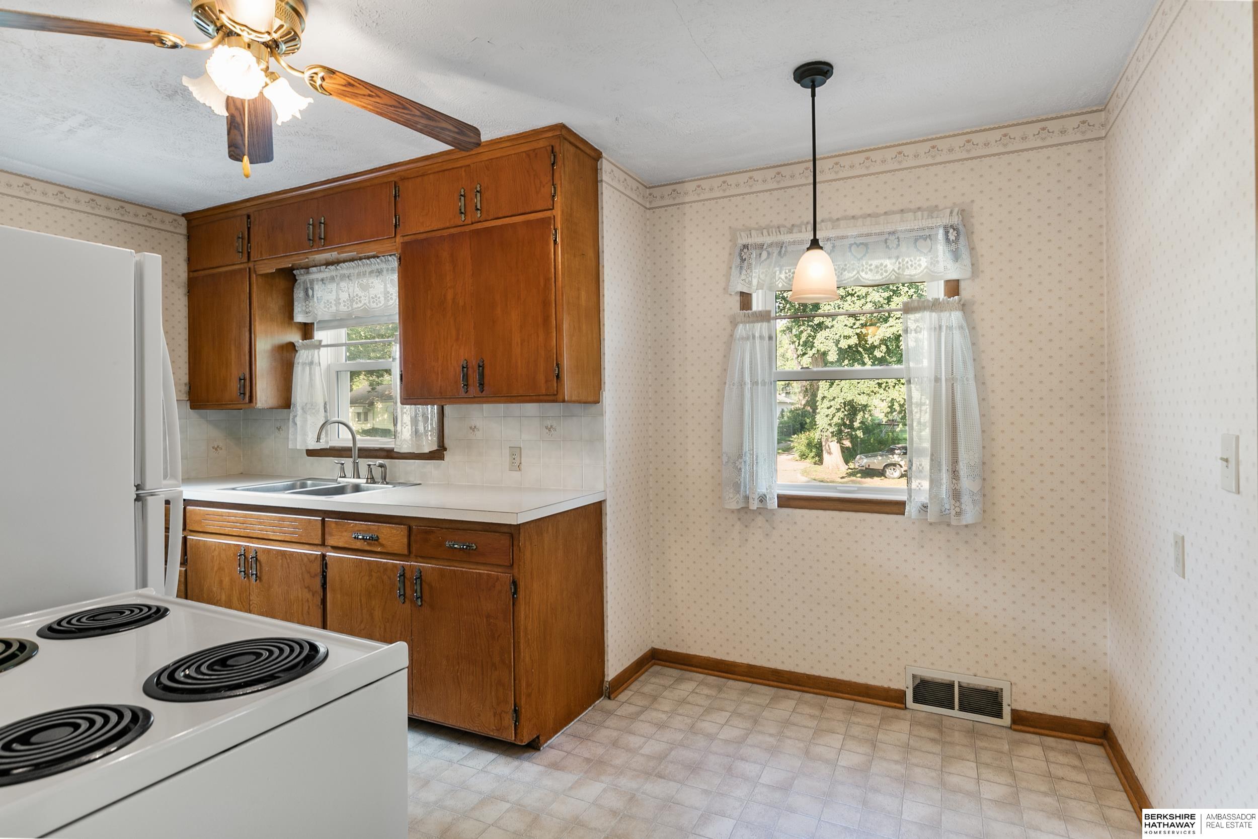 Lincoln, Nebraska 68507, United States, 3 Bedrooms Bedrooms, ,1 BathroomBathrooms,Residential,Active,177244