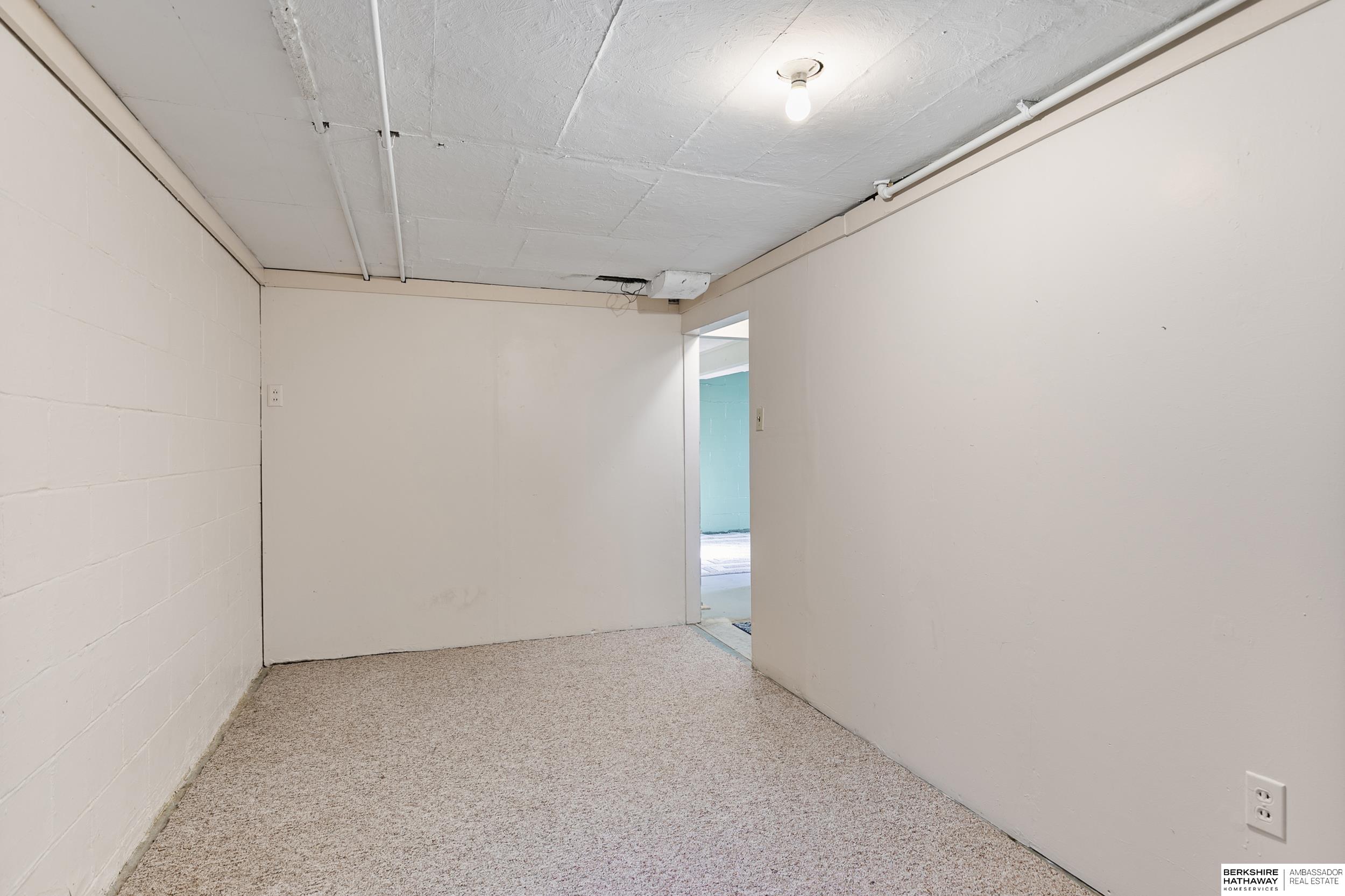 Lincoln, Nebraska 68507, United States, 3 Bedrooms Bedrooms, ,1 BathroomBathrooms,Residential,Active,177244