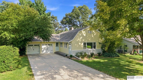 3125 S 102ND ST, OMAHA, NE 68124 - Image 0266e3a39bec3023f5ba7cf46ee042fb/1661816541