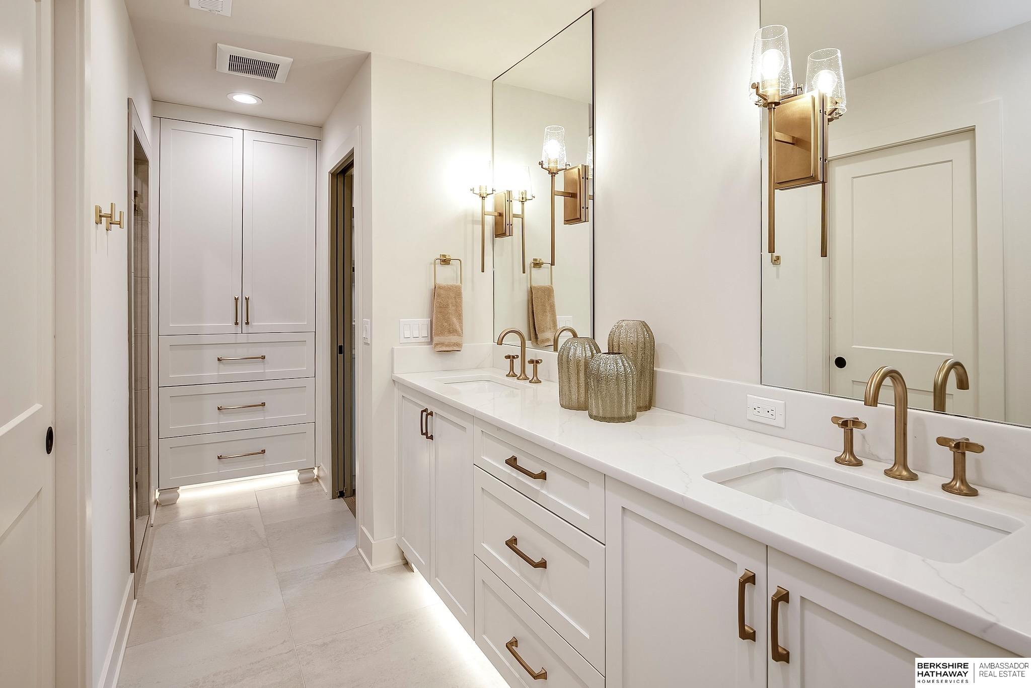 Omaha, Nebraska 68154, United States, 4 Bedrooms Bedrooms, ,5 BathroomsBathrooms,Residential,Active,98221